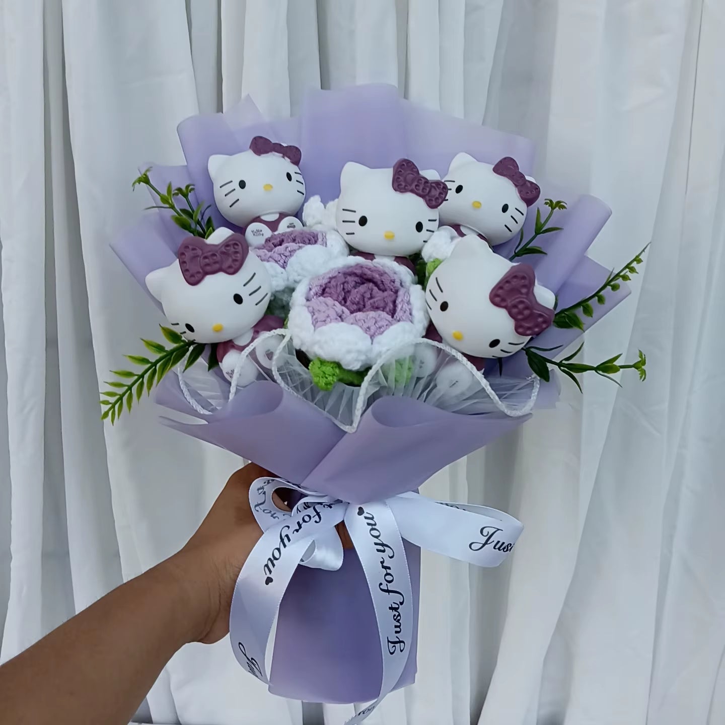 Hello Kitty Hand Woven Rose Bouquet Kawaii Anime Vinyl Hello Kitty Doll Valentine'S Day Christmas Holiday Gift