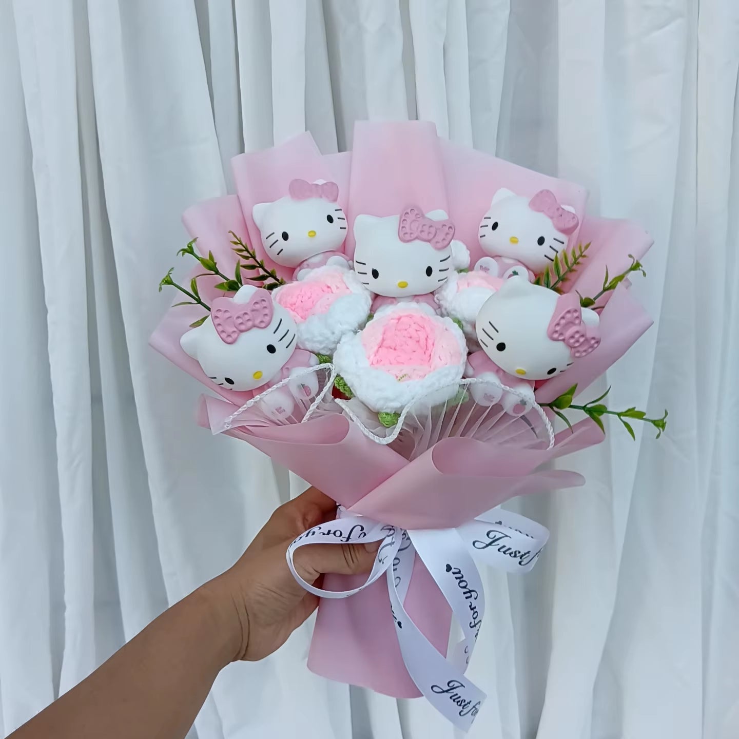 Hello Kitty Hand Woven Rose Bouquet Kawaii Anime Vinyl Hello Kitty Doll Valentine'S Day Christmas Holiday Gift