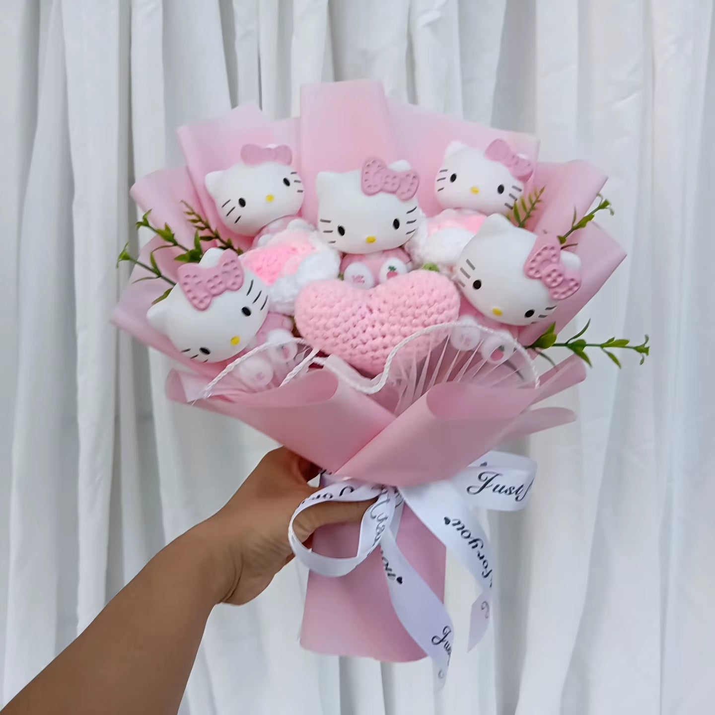 Hello Kitty Hand Woven Rose Bouquet Kawaii Anime Vinyl Hello Kitty Doll Valentine'S Day Christmas Holiday Gift